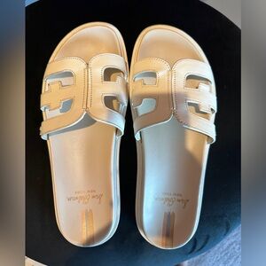 Worn once. Nettie slode sandal (Ivory)